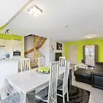 Duplex Located In The Market Square * 布兰肯贝赫