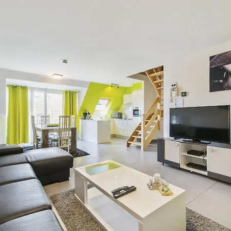 Duplex Located In The Market Square *