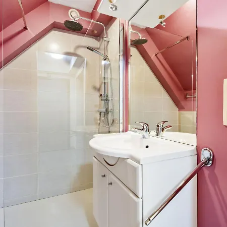 Duplex Located In The Market Square *