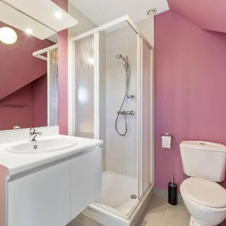 Duplex Located In The Market Square *