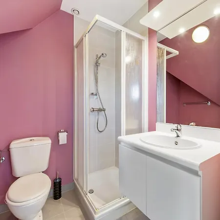 Duplex Located In The Market Square *
