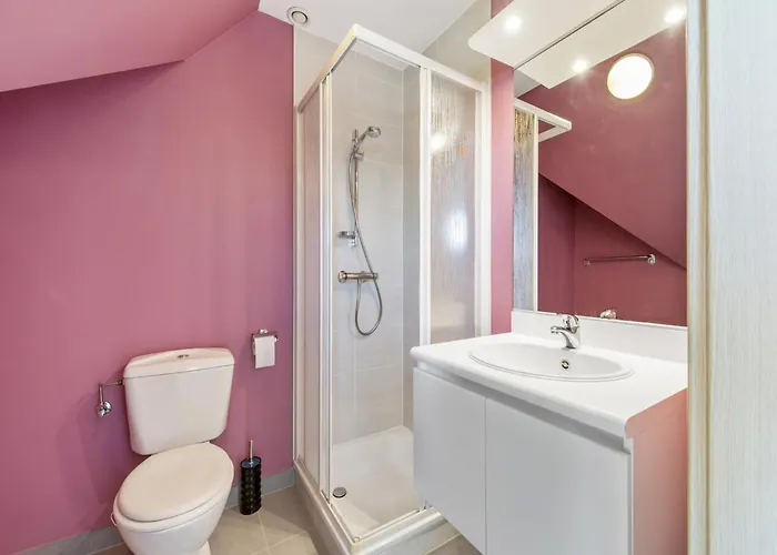 Duplex Located In The Market Square *